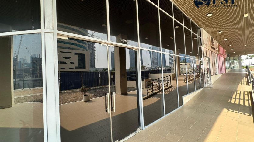 Shop on Business Bay, Dubai, 59.1 m2  | Foto 1