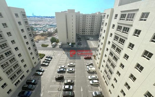 Apartment on Al Quoz, Dubai, 2 bedrooms, 90 m2 / per month