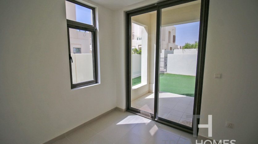 Townhouse on Rome, Dubai, 3 bedrooms, 309 m2 / per year