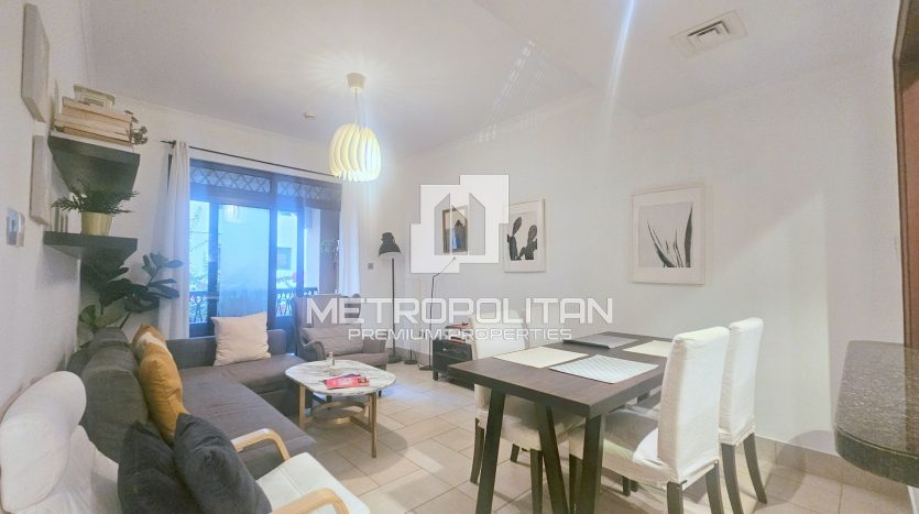 Apartment on Old Town, Dubai, 1 bedroom, 68 m2 / per year