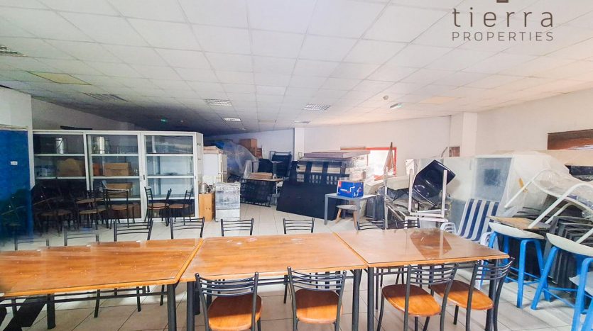 Warehouse on Ras Al Khor, Dubai, 213.7 m2 / per year