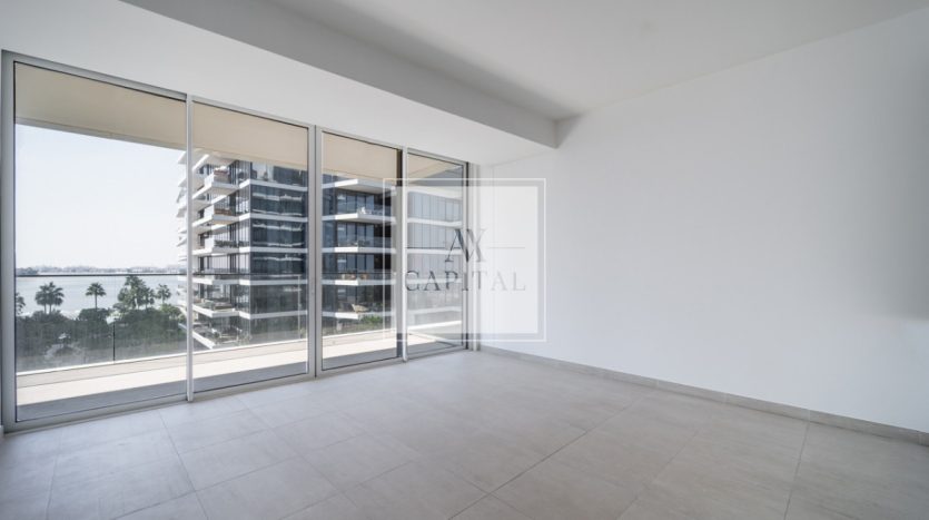 Apartment on Palm Jumeirah, Dubai, 2 bedrooms, 124 m2 / per year