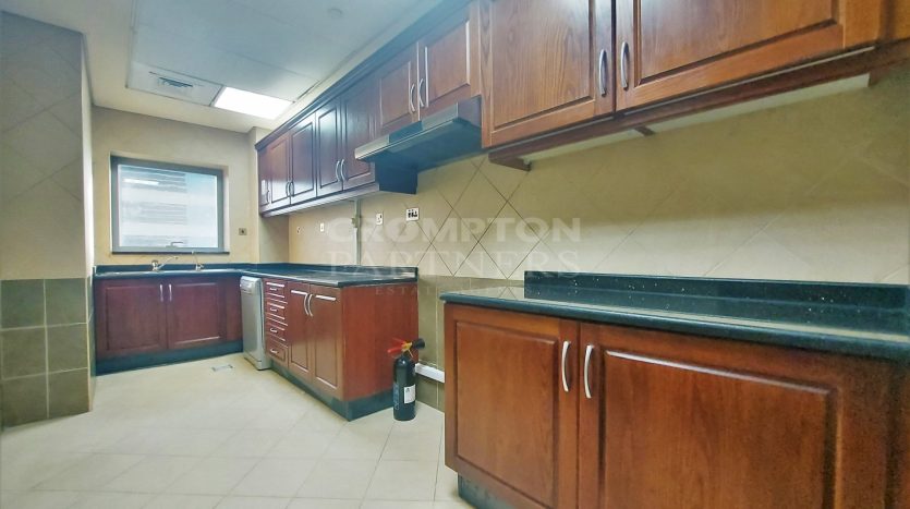 Apartment on Al Mina, Abu-Dhabi, 3 bedrooms, 232.9 m2 / per year