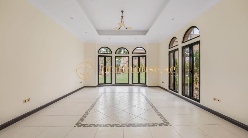 Villa on Palm Jumeirah, Dubai, 4 bedrooms, 469 m2 / per year