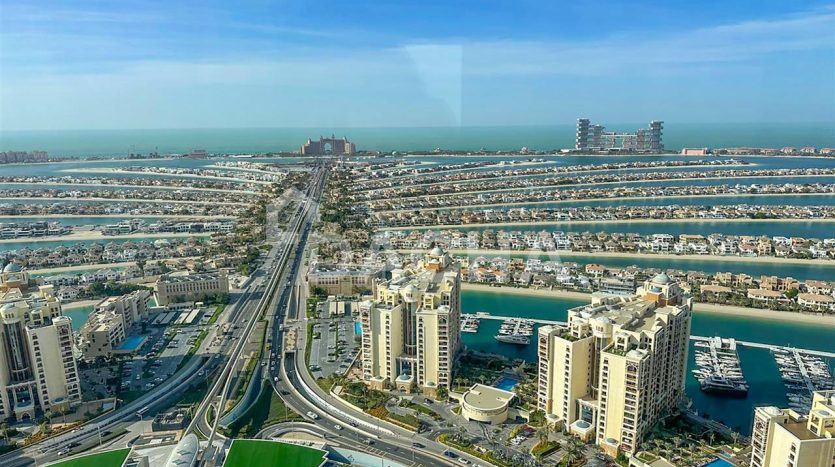 Apartment on Palm Jumeirah, Dubai, 1 bedroom, 103.6 m2 / per year
