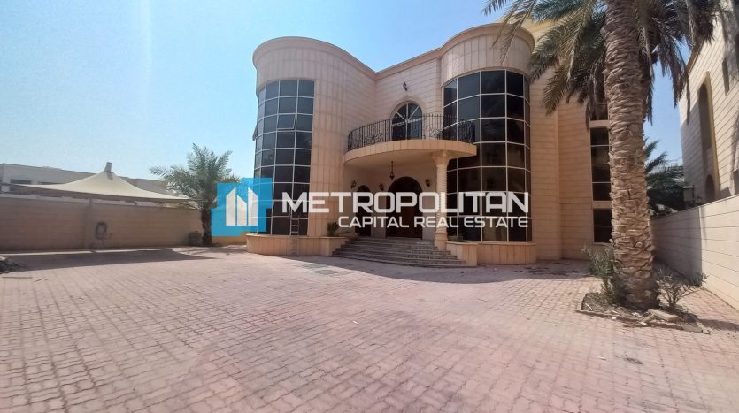Villa on Khalifa City, Abu-Dhabi, 5 bedrooms, 665.8 m2 / per year