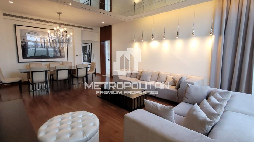 Villa on DAMAC Hills (Akoya by DAMAC), Dubai, 4 bedrooms, 420 m2 / per year