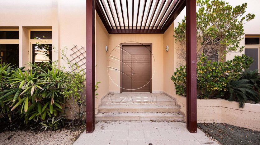 Villa on Khalifa City, Abu-Dhabi, 6 bedrooms, 676 m2 / per year