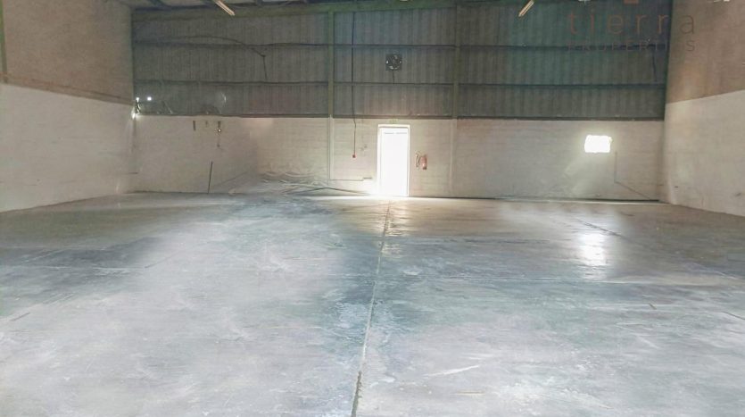 Warehouse on Al Quoz, Dubai, 260.1 m2 / per year