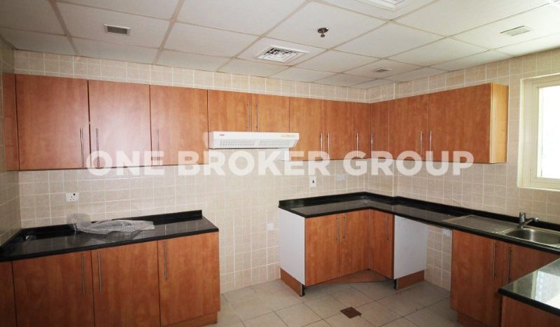 Apartment on Jumeirah Beach Residence, Dubai, 2 bedrooms, 115.2 m2 / per year