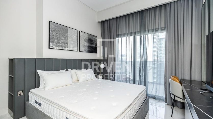 Apartment on Business Bay, Dubai, 1 bedroom, 91 m2 / per year