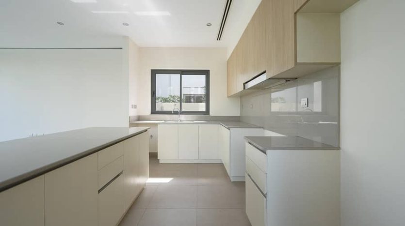 Villa on Dubai Hills Estate, 4 bedrooms, 456 m2 / per year