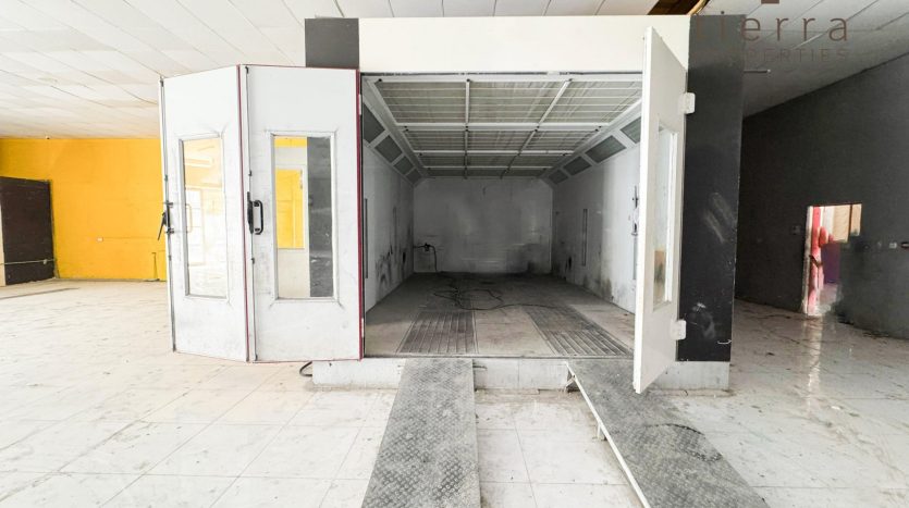 Склад в Al Quoz, Дубай, 501.7 м2 / в год