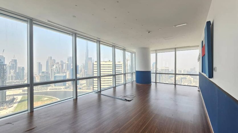 Office on Business Bay, Dubai, 650.1 m2 / per year