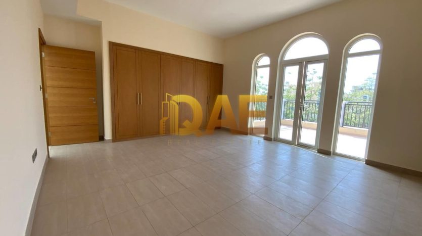 Вилла в Jumeirah Park, Дубай, 4 спальни, 5550 м2 / в месяц