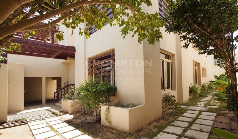 Вилла в Al Raha Golf Gardens, Абу-Даби, 5 спален, 407 м2 / в год