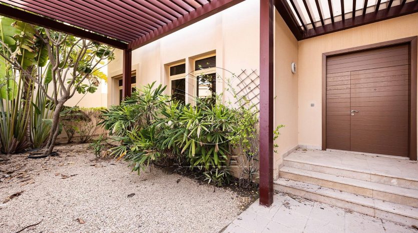 Villa on Khalifa City, Abu-Dhabi, 6 bedrooms, 676 m2 / per year