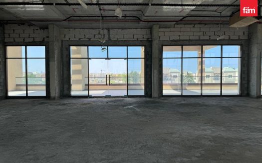 Магазин в Dubai, 380 м2 / в год