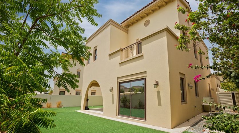 Villa on Arabian Ranches 2, Dubai, 4 bedrooms, 333 m2  | Foto 1