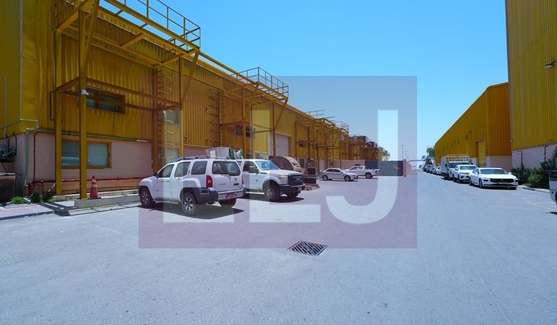 Rent Warehouse on Mussafah, Abu-Dhabi 28818 sq. ft. | Foto 4