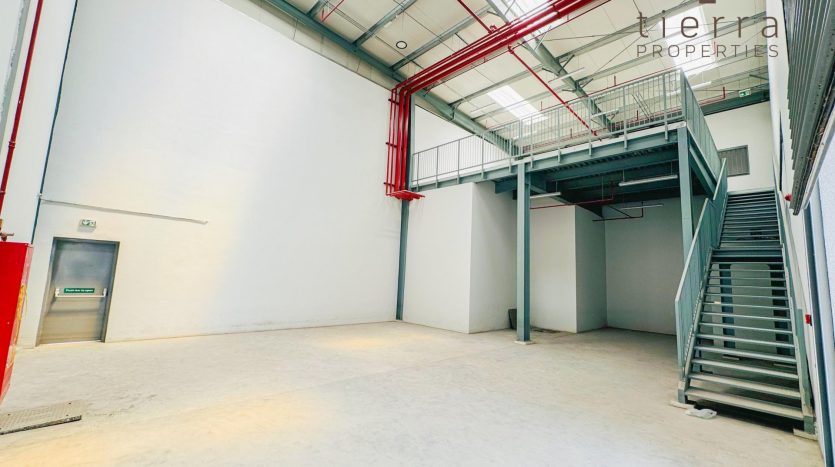 Warehouse Dubai, 288 m2 / per year