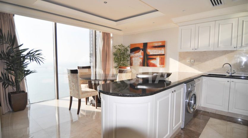 Apartment on Jumeirah Beach Residence, Dubai, 1 bedroom, 136 m2 / per year