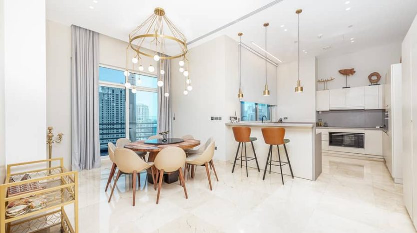 Apartment on Dubai Marina, 4 bedrooms, 421 m2 / per year