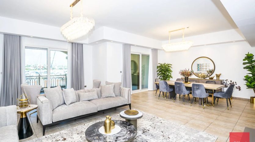Townhouse on Palm Jumeirah, Dubai, 2 bedrooms, 380 m2 / per year