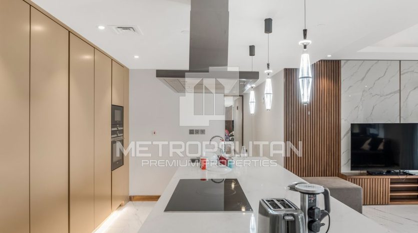 Apartment on Jumeirah Beach Residence, Dubai, 3 bedrooms, 168 m2 / per year