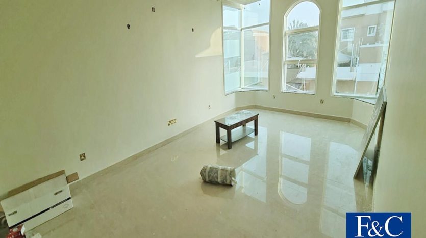 Вилла в Al Quoz, Дубай, 5 спален, 929 м2 / в год