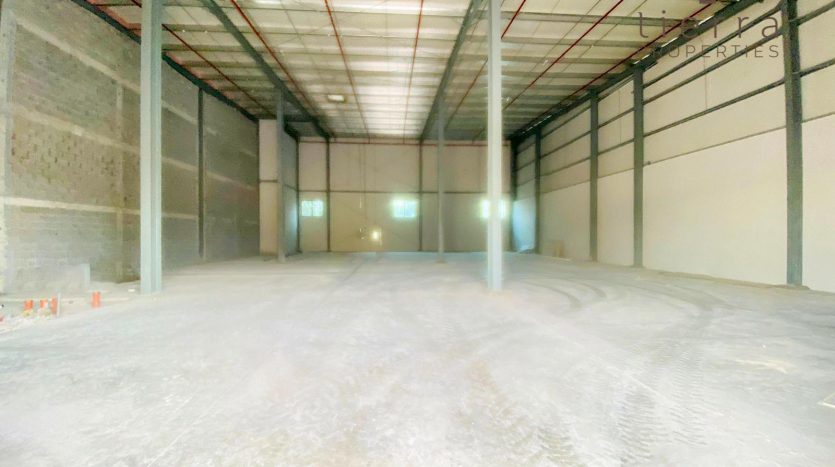 Warehouse on Al Quoz, Dubai, 1450.2 m2 / per year