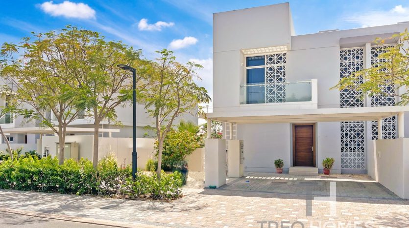 Townhouse on Moudon, Dubai, 3 bedrooms, 188 m2 / per year