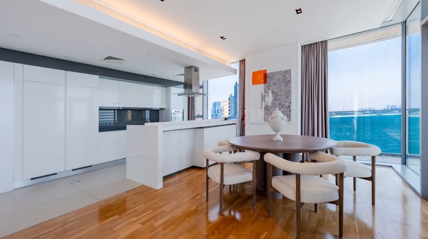 Apartment on Bluewaters, Dubai, 4 bedrooms, 229.3 m2 / per year