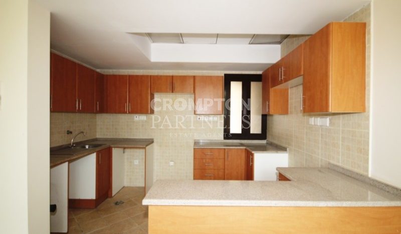 Вилла в Al Khalidiya, Абу-Даби, 5 спален, 325 м2 / в год
