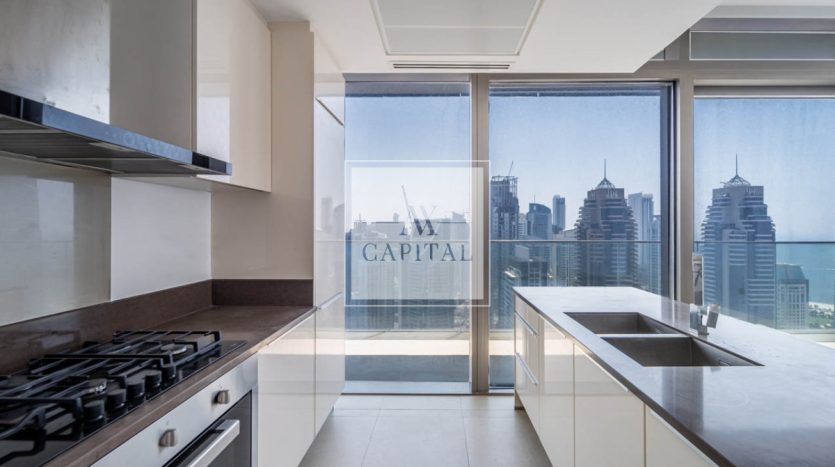 Apartment on Dubai Marina, 3 bedrooms, 151.8 m2 / per year