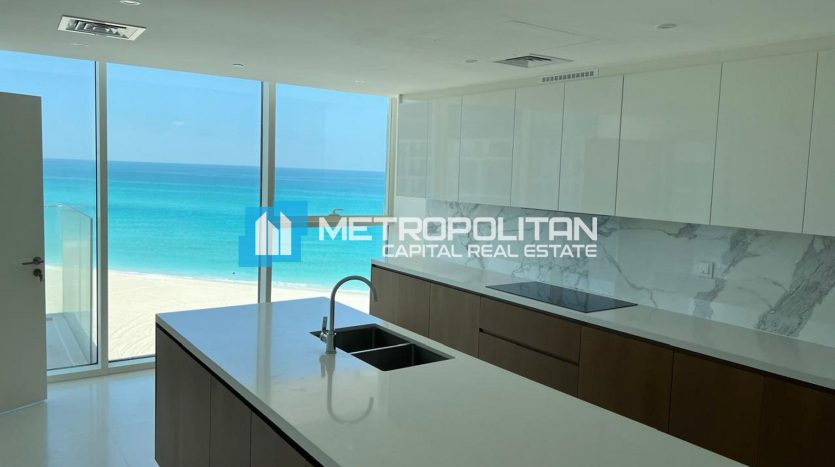 Apartment on Saadiyat Island, Abu-Dhabi, 4 bedrooms, 494.8 m2 / per year
