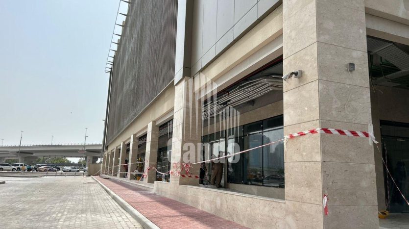 Shop Dubai, 41.8 m2 / per year