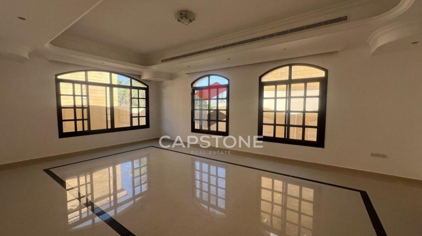 Villa on Shakhbout City, Abu-Dhabi, 5 bedrooms, 418 m2 / per year
