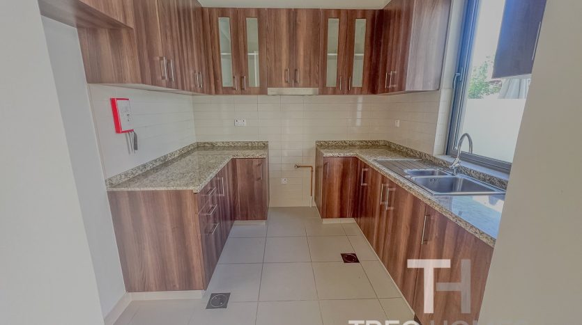Townhouse on Rome, Dubai, 3 bedrooms, 218 m2 / per year