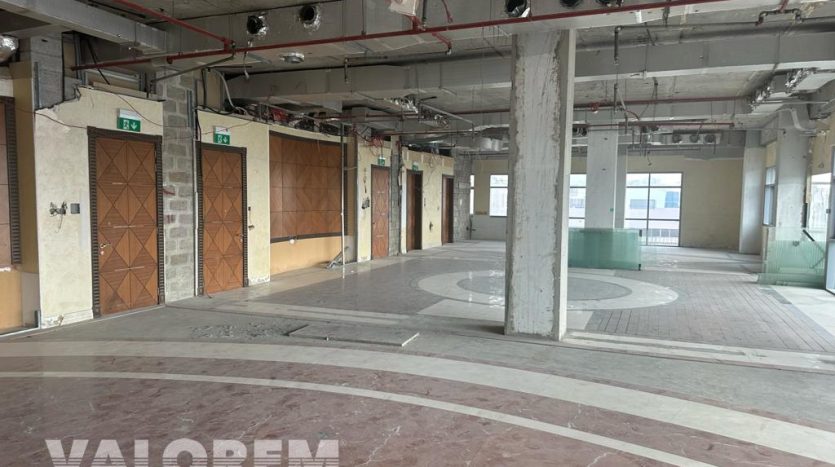 Office on Deira, Dubai, 341.2 m2 / per year