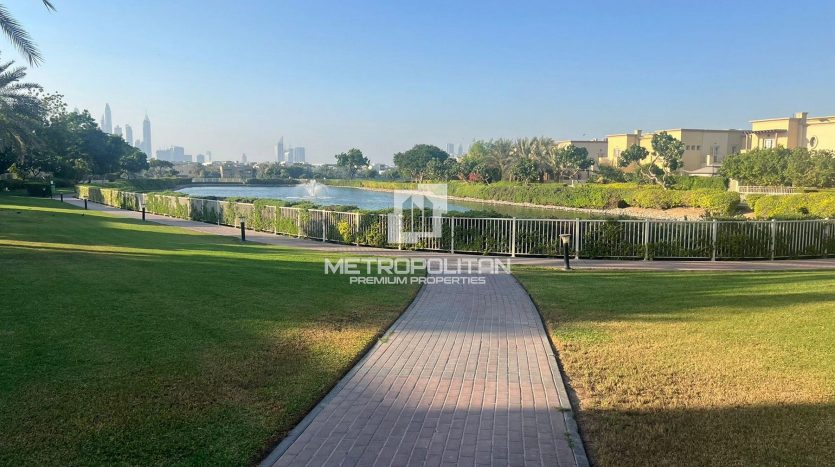 Townhouse on The Springs, Dubai, 2 bedrooms, 173 m2 / per year