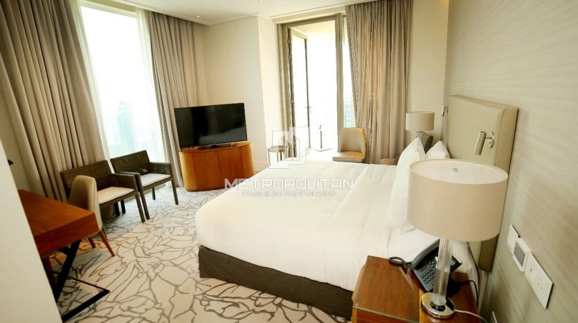 Apartment on Downtown Burj Dubai, 4 bedrooms, 261 m2 / per year