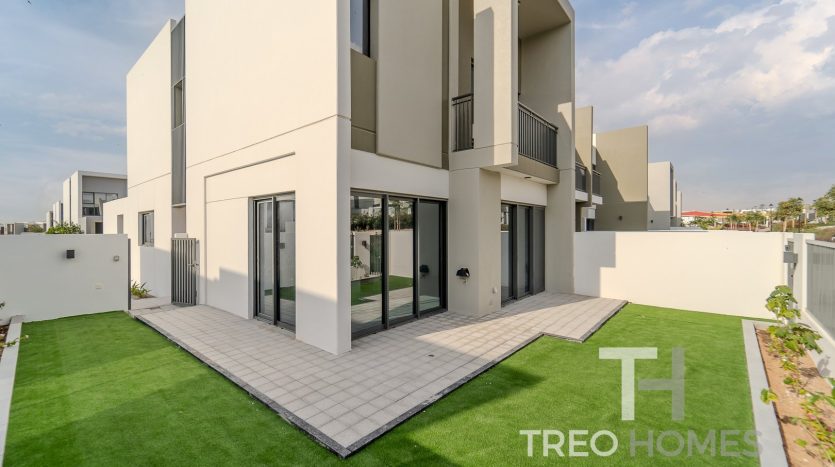 Townhouse on Dubai Land, Dubai, 4 bedrooms, 217 m2  | Foto 1