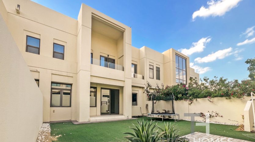 Townhouse on Rome, Dubai, 3 bedrooms, 226 m2 / per year