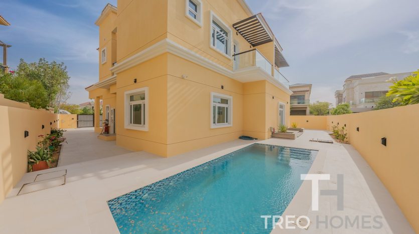 Villa on The Villa, Dubai, 5 bedrooms, 455 m2 / per year