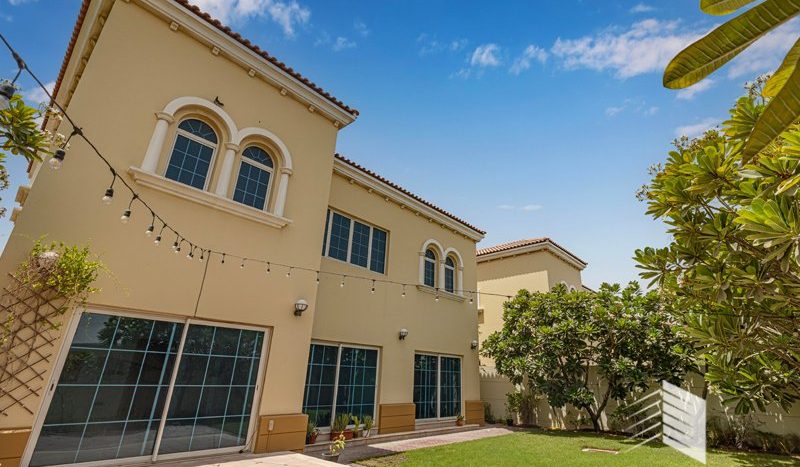 Villa on Jumeirah Park, Dubai, 4 bedrooms, 314.85 m2 / per year