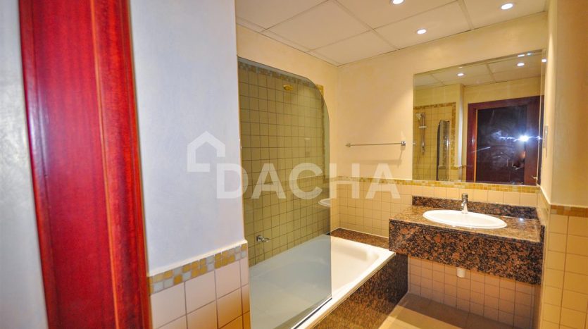 Apartment on Jumeirah Beach Residence, Dubai, 3 bedrooms, 174.8 m2 / per year