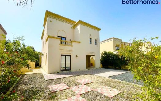 Villa on Arabian Ranches 2, Dubai, 4 bedrooms, 530 m2 / per year