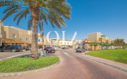 Villa on Al Reef, Abu-Dhabi, 4 bedrooms, 266 m2  | Foto 1