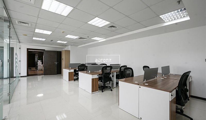 Офис в Sheikh Zayed Road, Дубай, 244.6 м2 / в год